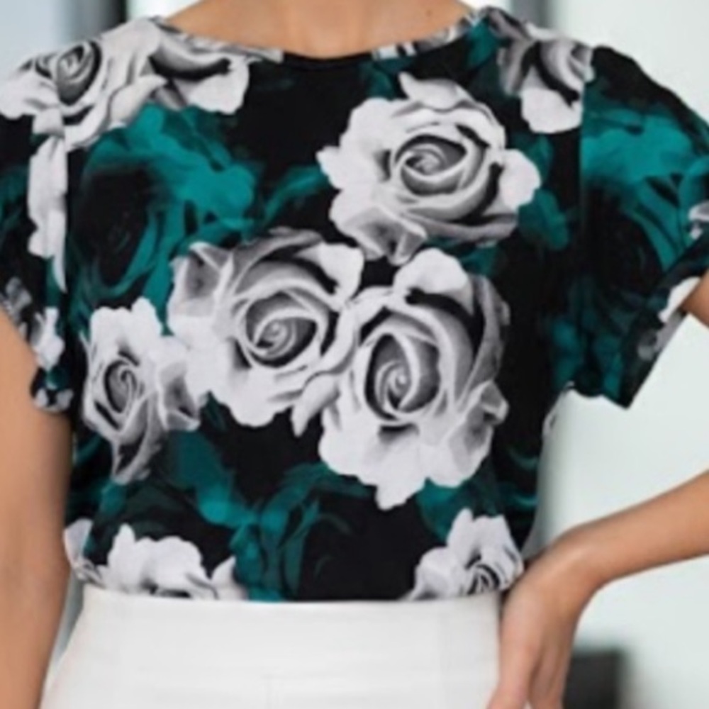 Y2K Worthington Petite PL Top 40”Bust Green White Black Roses Cap Sleeves